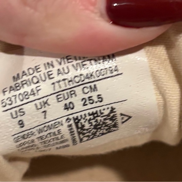 Converse Cream and Red Sneakers - Picture 4 of 5